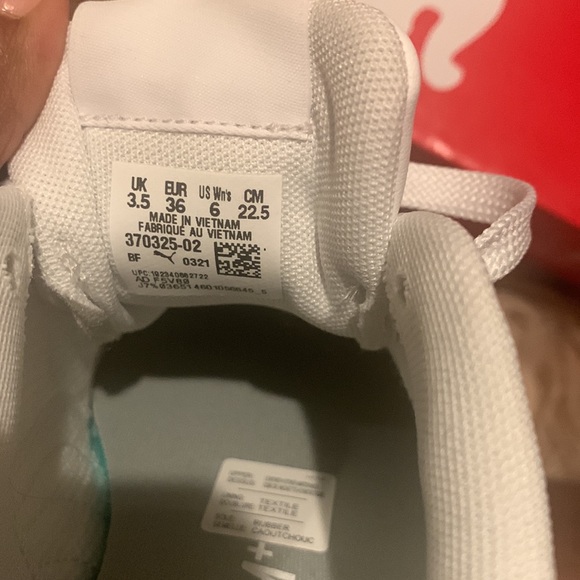 Puma white sneakers size 6 - Picture 7 of 7